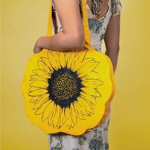 Sunflower Shaped Tote Bags with Large Shoulder Straps
Yellow Sunflower Tote Bag